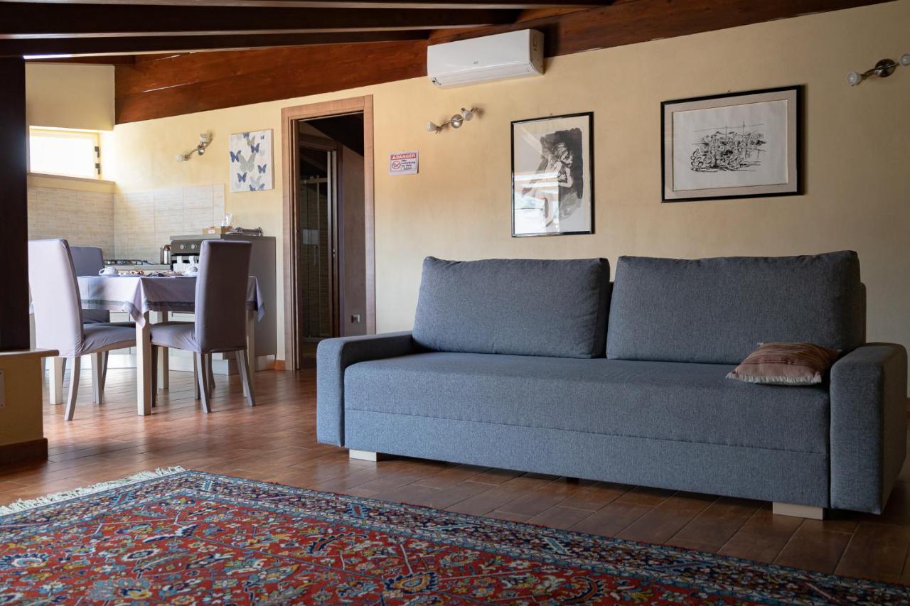 Ferienwohnung Mansarda In Centro Capri Leone Exterior foto